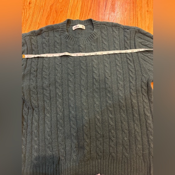 Hollister Big Comfy Sweater - Picture 2 of 5